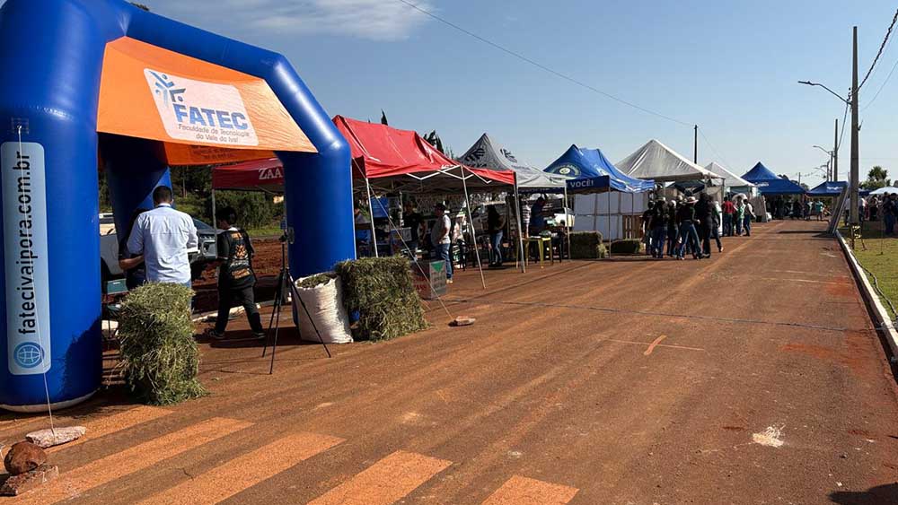 Prefeitura de Jardim Alegre realiza primeira feira Vale do Leite