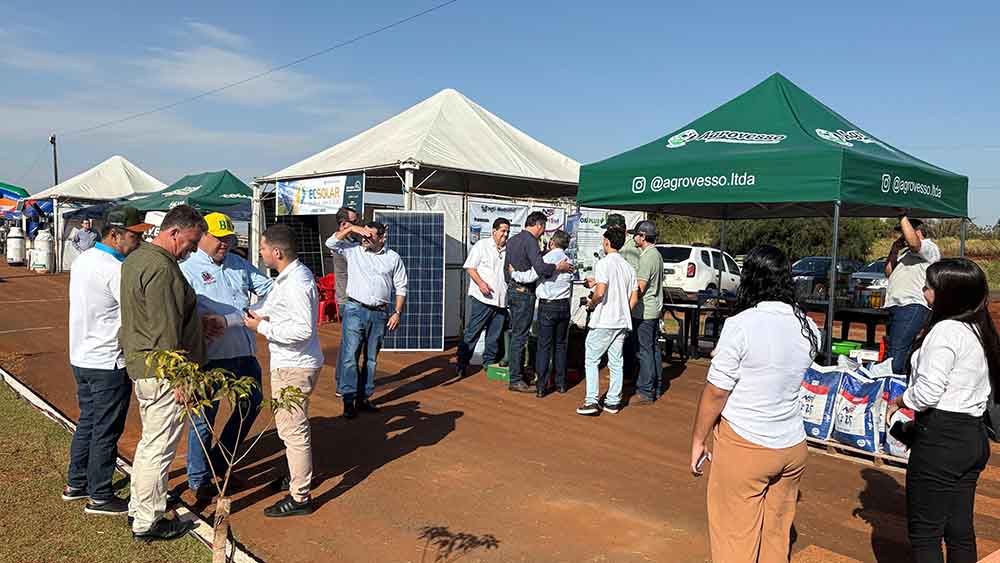 Prefeitura de Jardim Alegre realiza primeira feira Vale do Leite