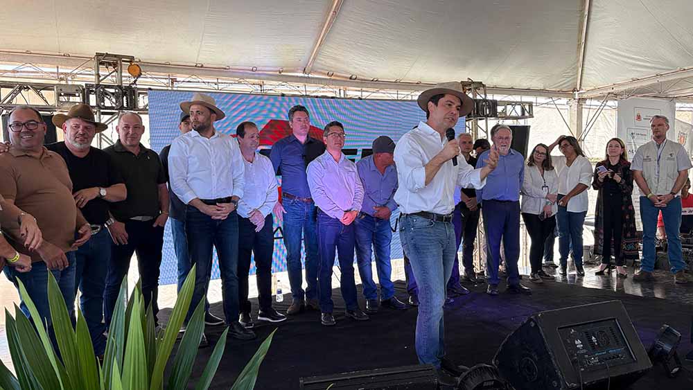 Prefeitura de Jardim Alegre realiza primeira feira Vale do Leite