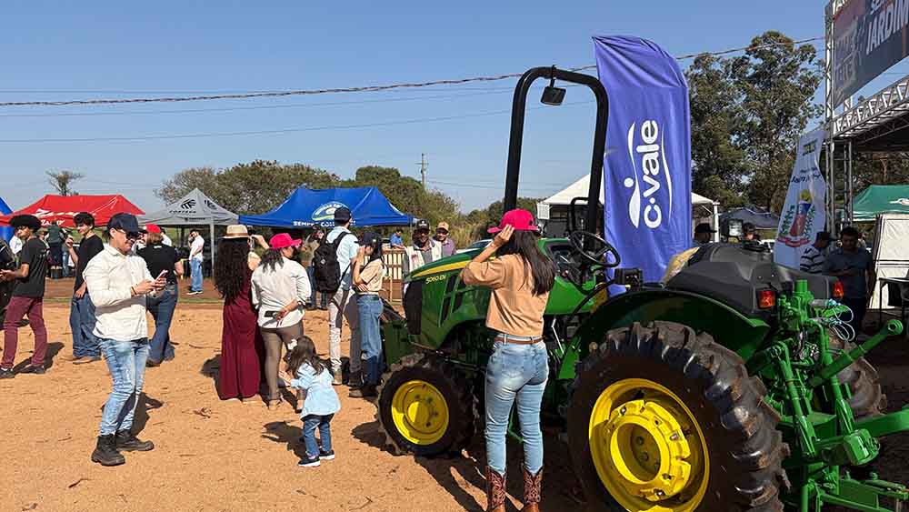 Prefeitura de Jardim Alegre realiza primeira feira Vale do Leite