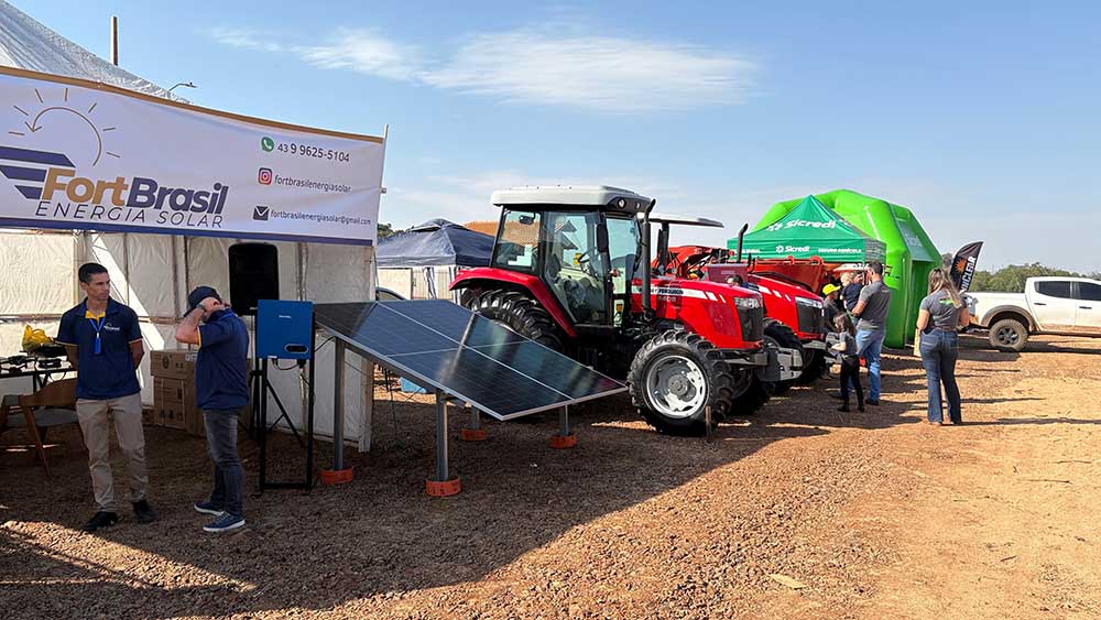 Prefeitura de Jardim Alegre realiza primeira feira Vale do Leite