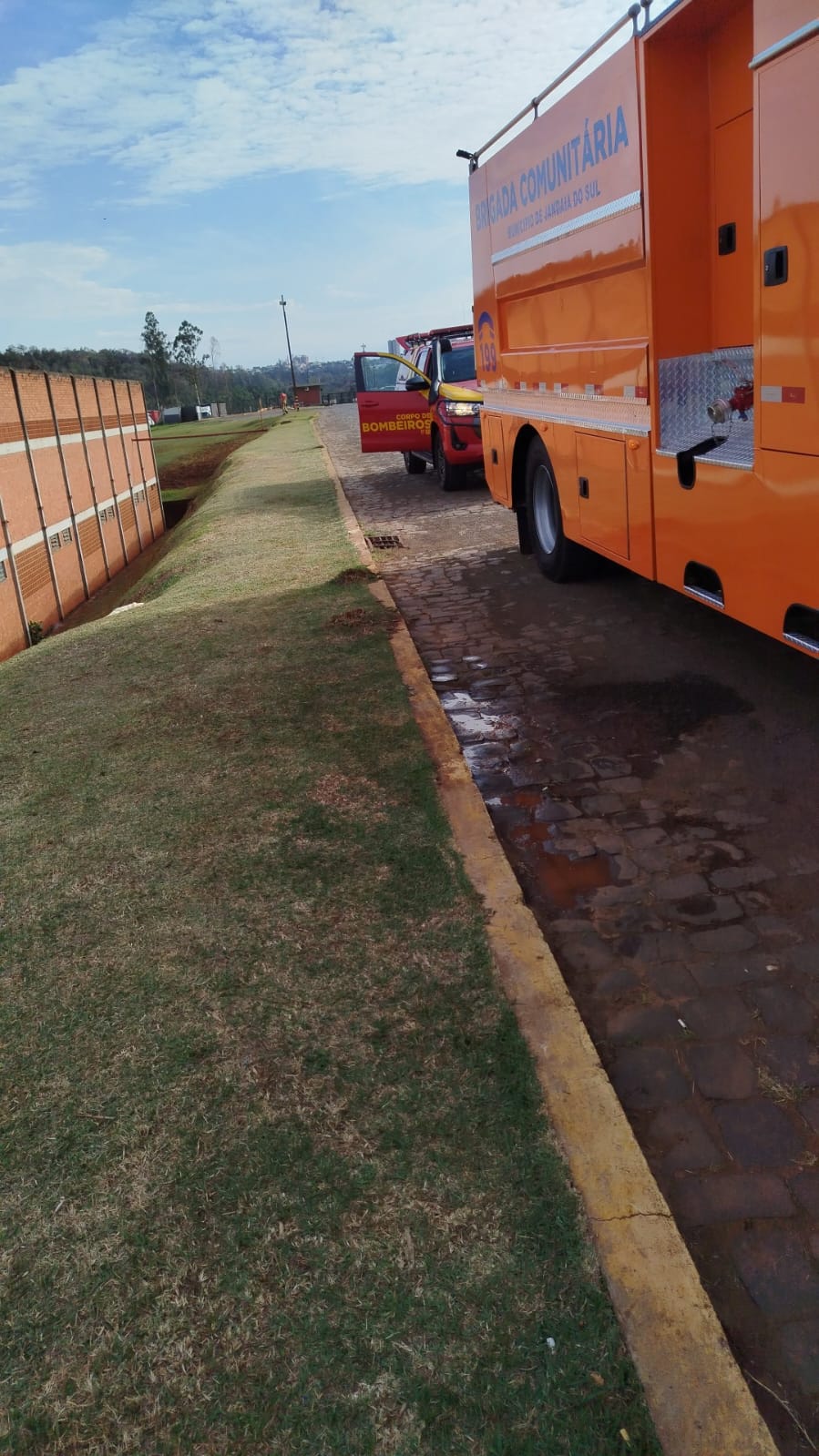 Princípio de incêndio em curtume mobiliza bombeiros em Apucarana