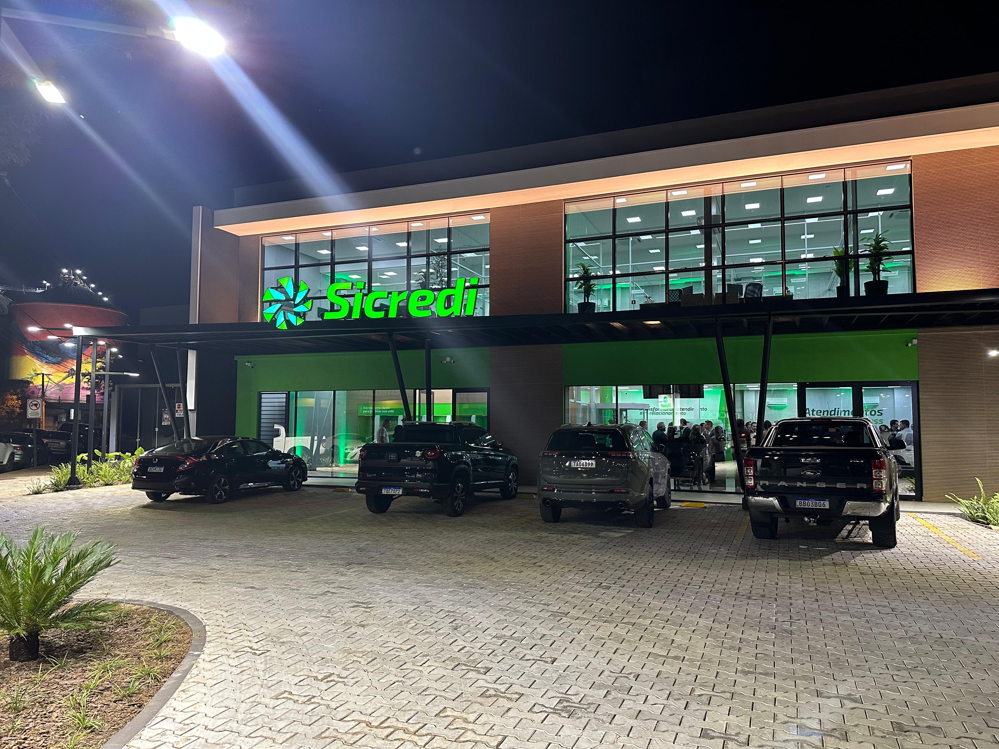 Sicredi Agroempresarial PR/SP reinaugura agência em Apucarana