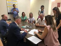 Terreno para nova Escola John Kennedy é oficializado com assinaturas