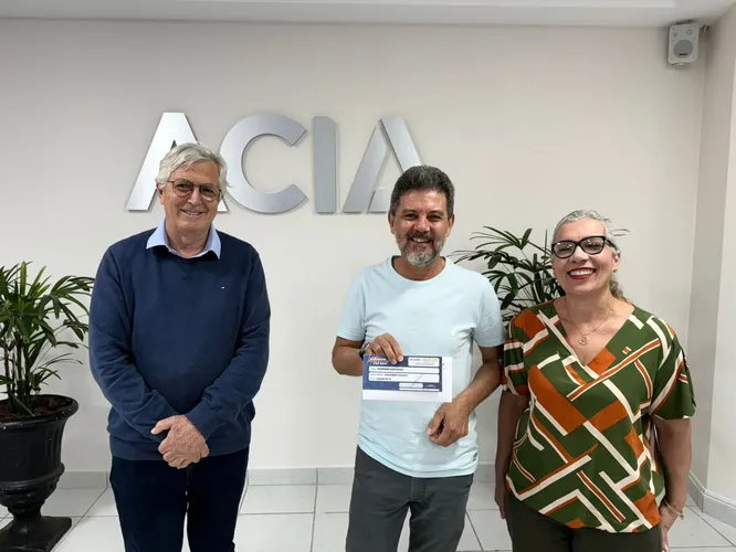 Acia premia com R$10 mil em vales-compra em Apucarana