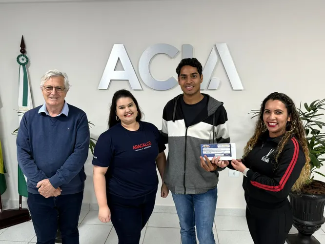 Acia premia com R$10 mil em vales-compra em Apucarana