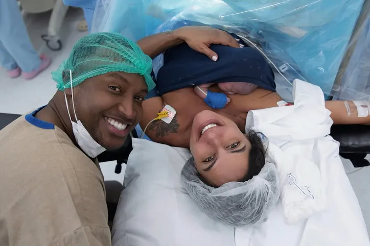 Carol Peixinho dá à luz Bento, seu primeiro filho com Thiaguinho