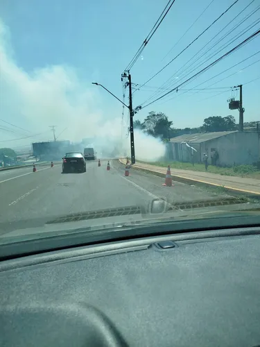 Incêndio prejudica trânsito na saída de Apucarana para Londrina