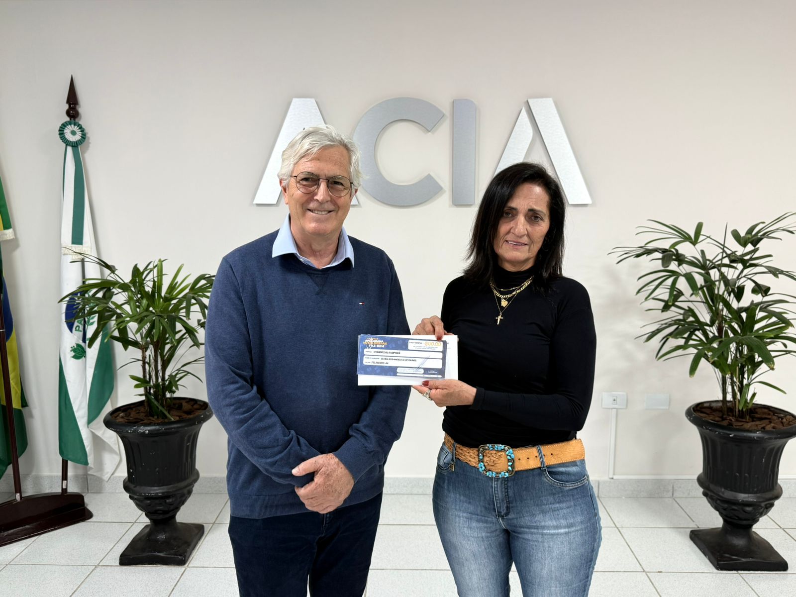 Acia premia com R$10 mil em vales-compra em Apucarana