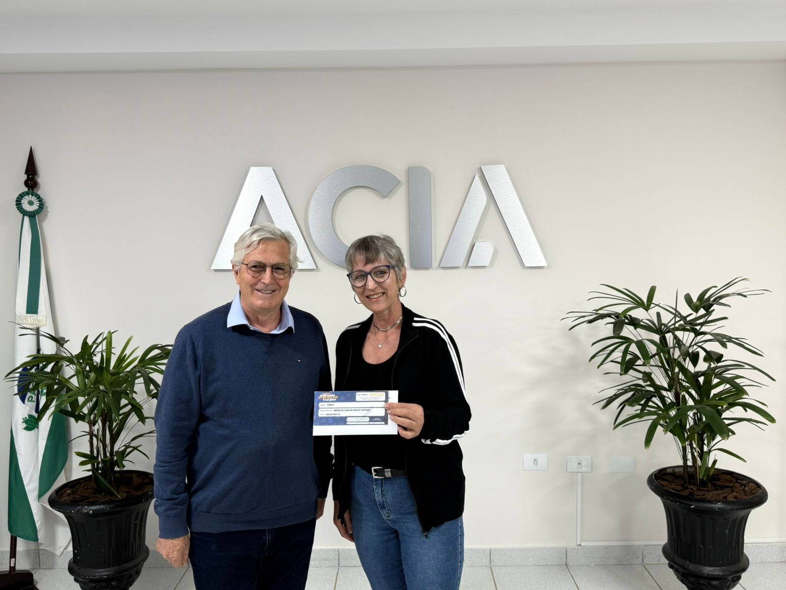 Acia premia com R$10 mil em vales-compra em Apucarana