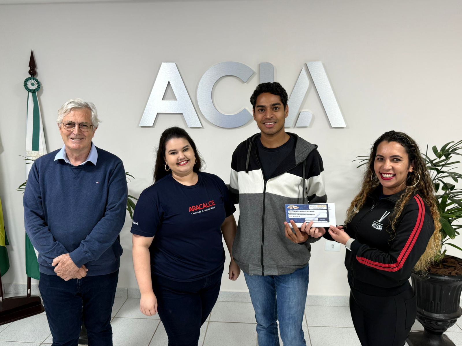 Acia premia com R$10 mil em vales-compra em Apucarana