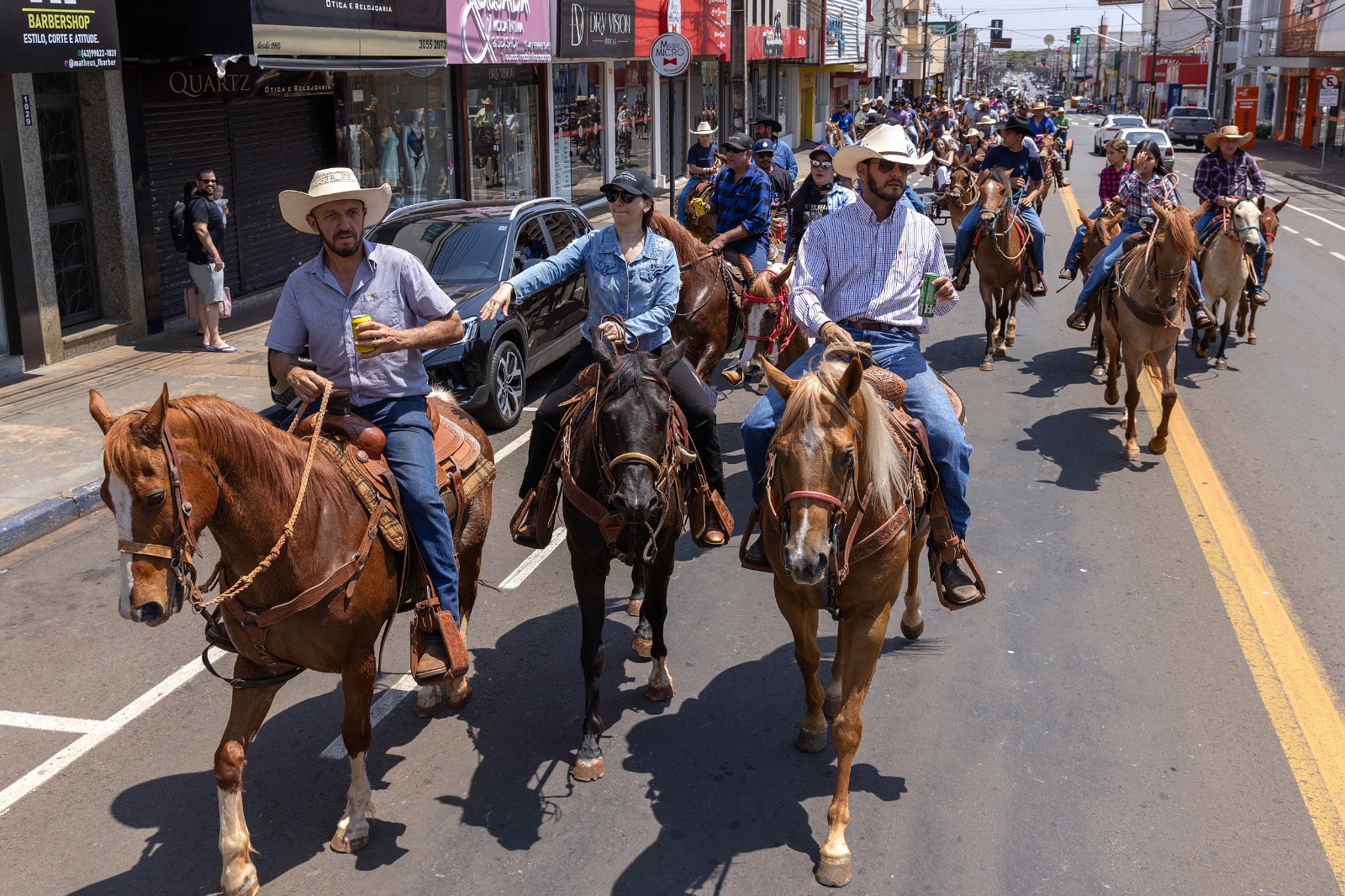 Cavalgada reúne público nas comemorações do aniversário de Arapongas