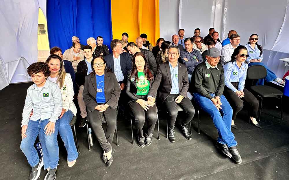 Desfile da Independência reúne escolas e entidades em Jardim Alegre