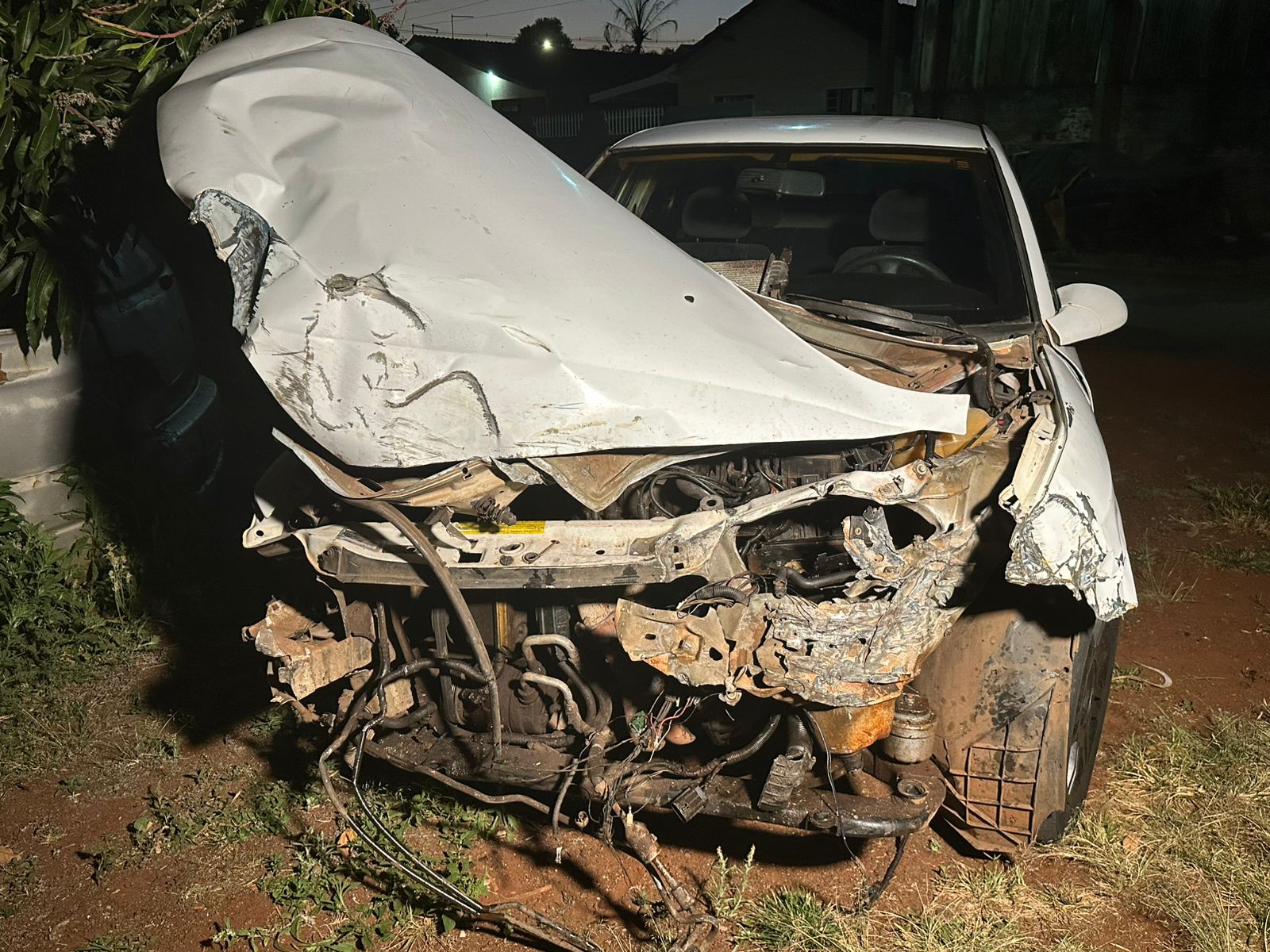 Mais um carro é atingido por trem em Apucarana e uma pessoa sai ilesa