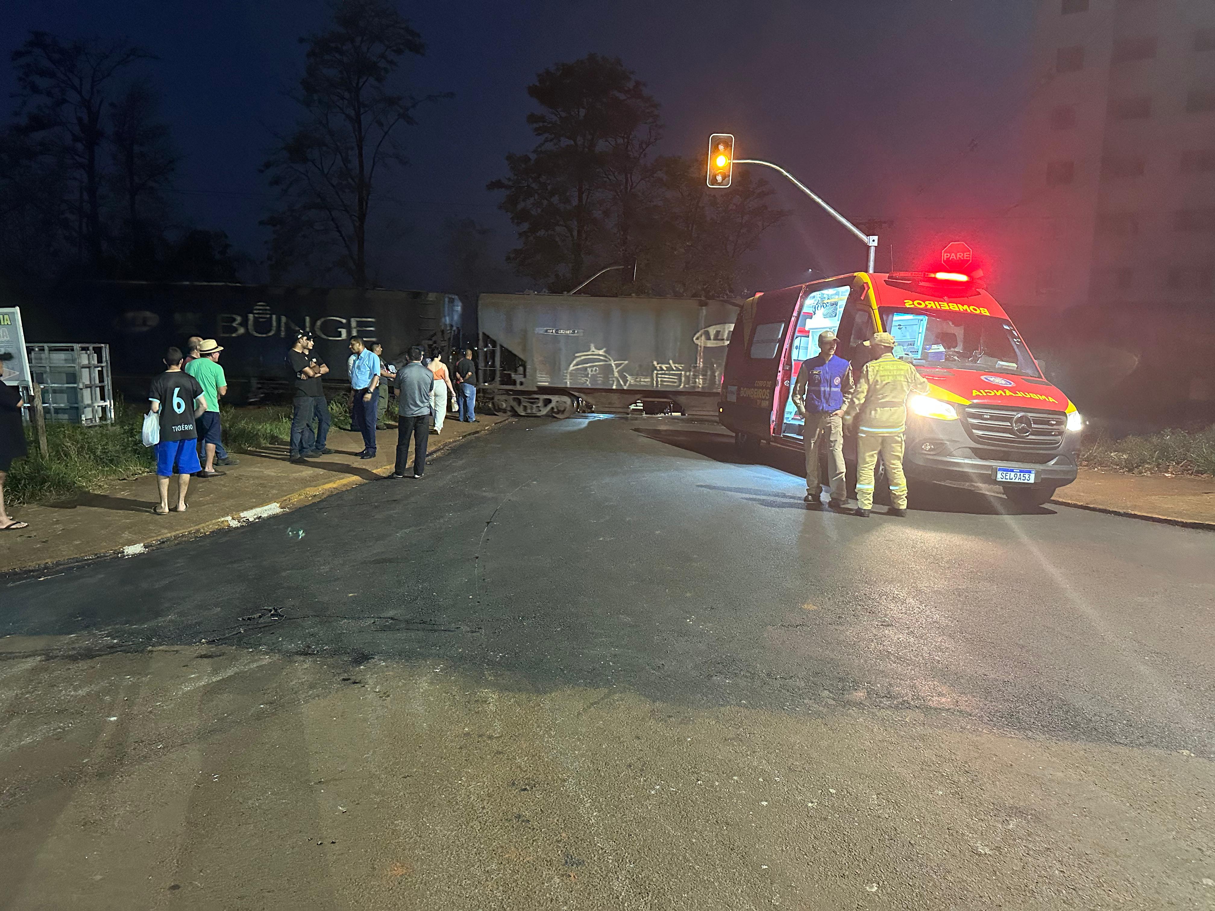 Mais um carro é atingido por trem em Apucarana e uma pessoa sai ilesa
