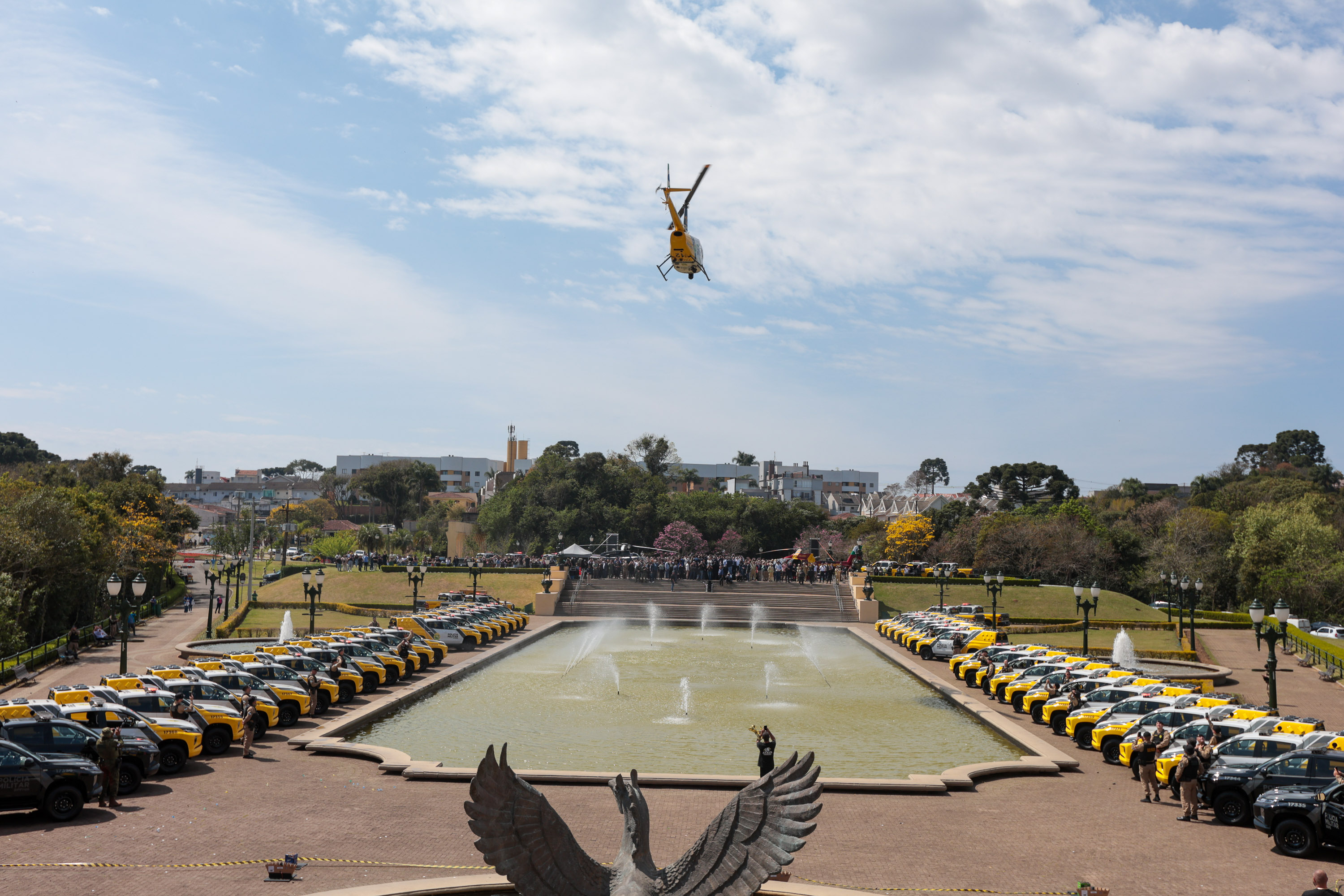 O governador Carlos Massa Ratinho Junior e o secretário da Segurança Pública, Hudson Leôncio Teixeira, anunciam mais um grande pacote de investimentos para as forças policiais e de salvamento do Estado. Um grande evento nesta terça-feira (16), no Parque Tanguá, em Curitiba