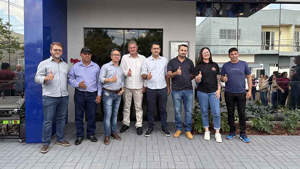 Prefeitura inaugura Centro Empresarial Renato Zanoni em Jardim Alegre