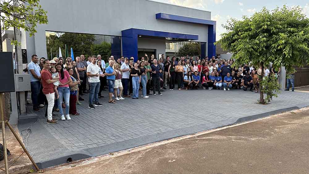 Prefeitura inaugura Centro Empresarial Renato Zanoni em Jardim Alegre