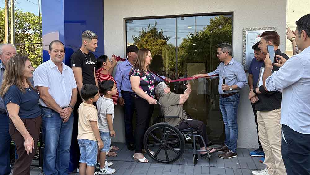 Prefeitura inaugura Centro Empresarial Renato Zanoni em Jardim Alegre