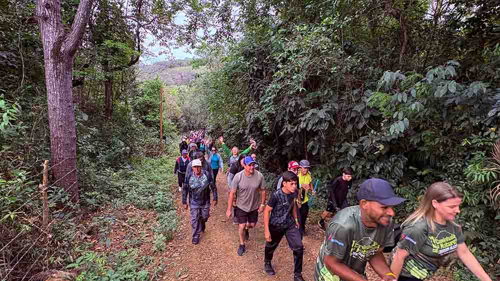 Preservação e integração marcam Caminhada na Natureza em Jardim Alegre