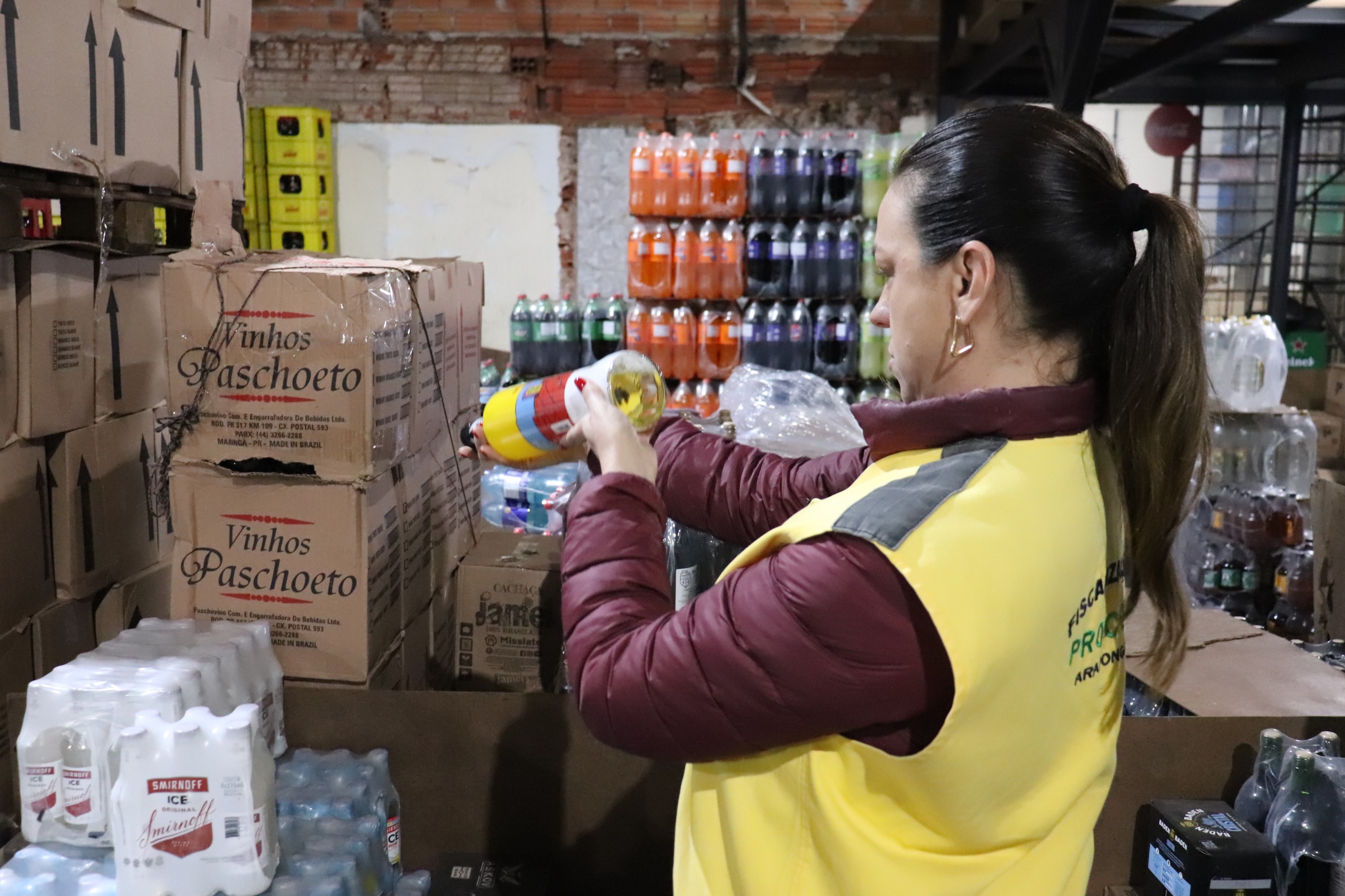 Procon de Arapongas faz ação em comércios de bebidas após caso metanol