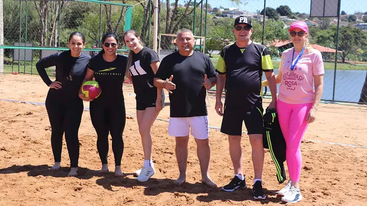 Gincana e caminhada movimentam o Outubro Rosa em Ivaiporã