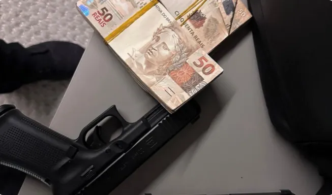 Operação da PF apreende carros e bens de luxo em Curitiba e Maringá