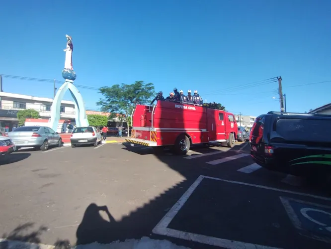 Socorrista do Samu de Arapongas é homenageado por colegas em cortejo fúnebre