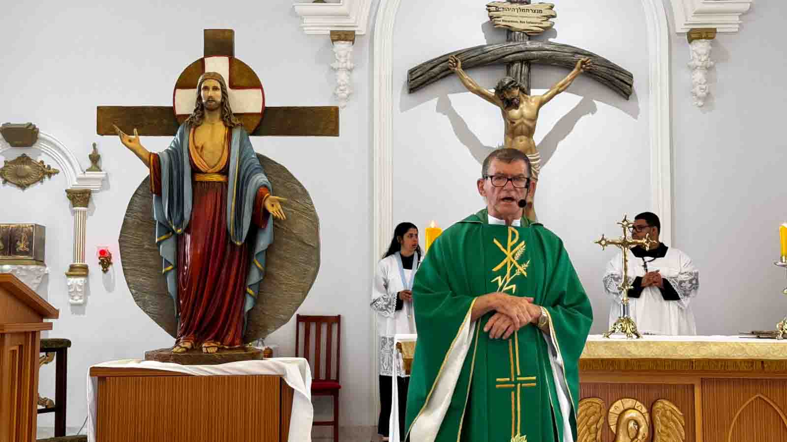 Fiéis renovam a fé no Caminho Jesus das Santas Chagas em Ivaiporã