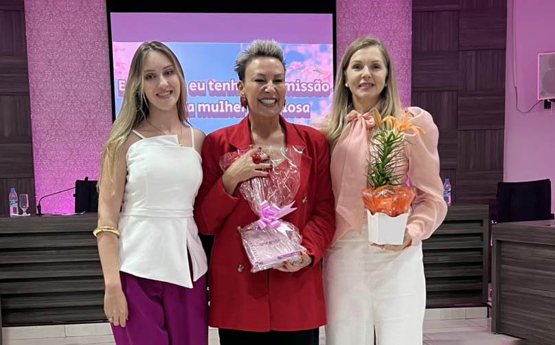 Ivaiporã celebra Outubro Rosa com encontro de mulheres