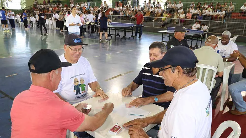 Ivaiporã realiza 3ª Gincana 60+ com cerca de 300 participantes