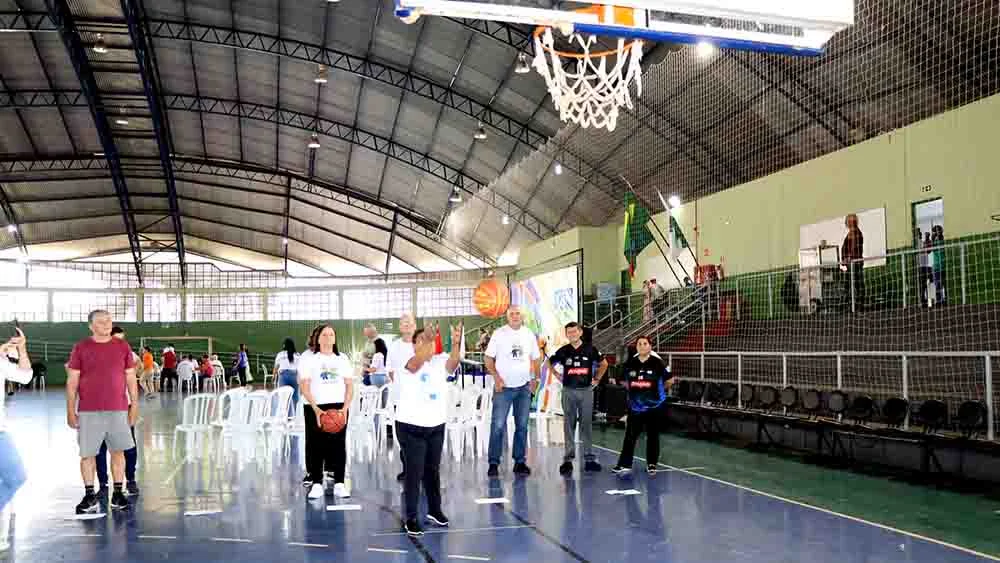 Ivaiporã realiza 3ª Gincana 60+ com cerca de 300 participantes