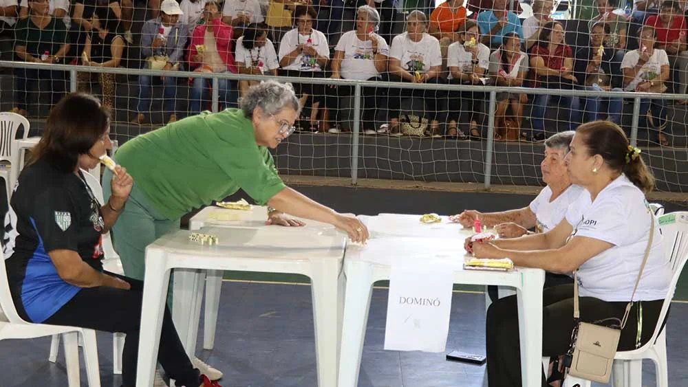 Ivaiporã realiza 3ª Gincana 60+ com cerca de 300 participantes