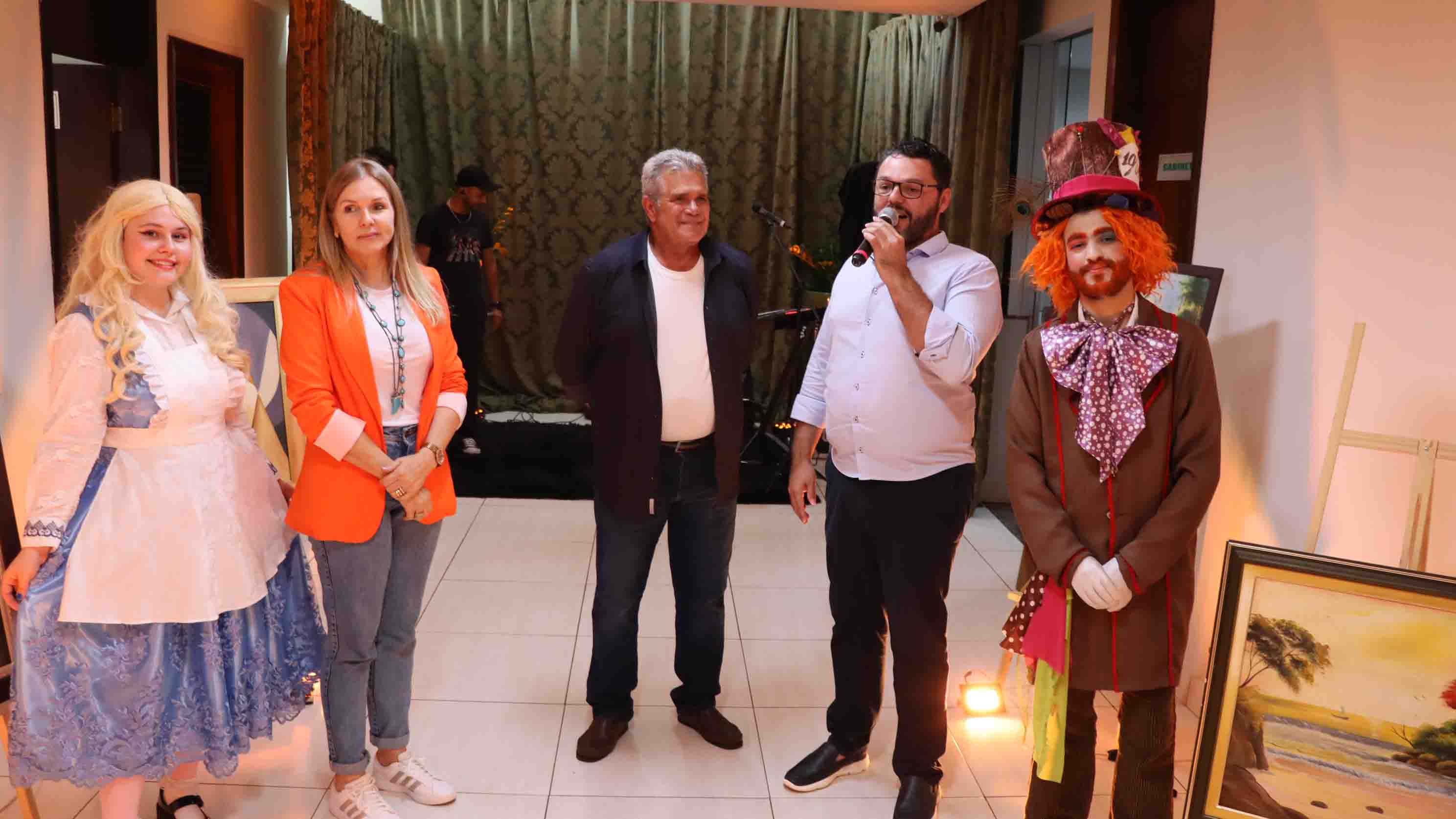 Saguão da Prefeitura de Ivaiporã recebe 1º Sarau Contemporâneo