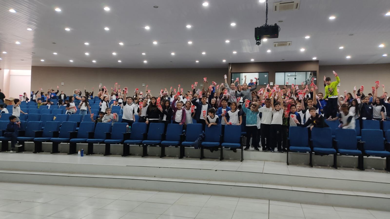 Semana da Criança leva diversão e aprendizado às escolas de Jandaia