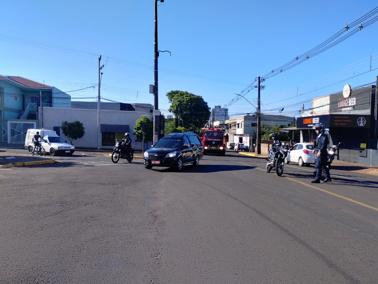 Socorrista do Samu de Arapongas é homenageado por colegas em cortejo fúnebre