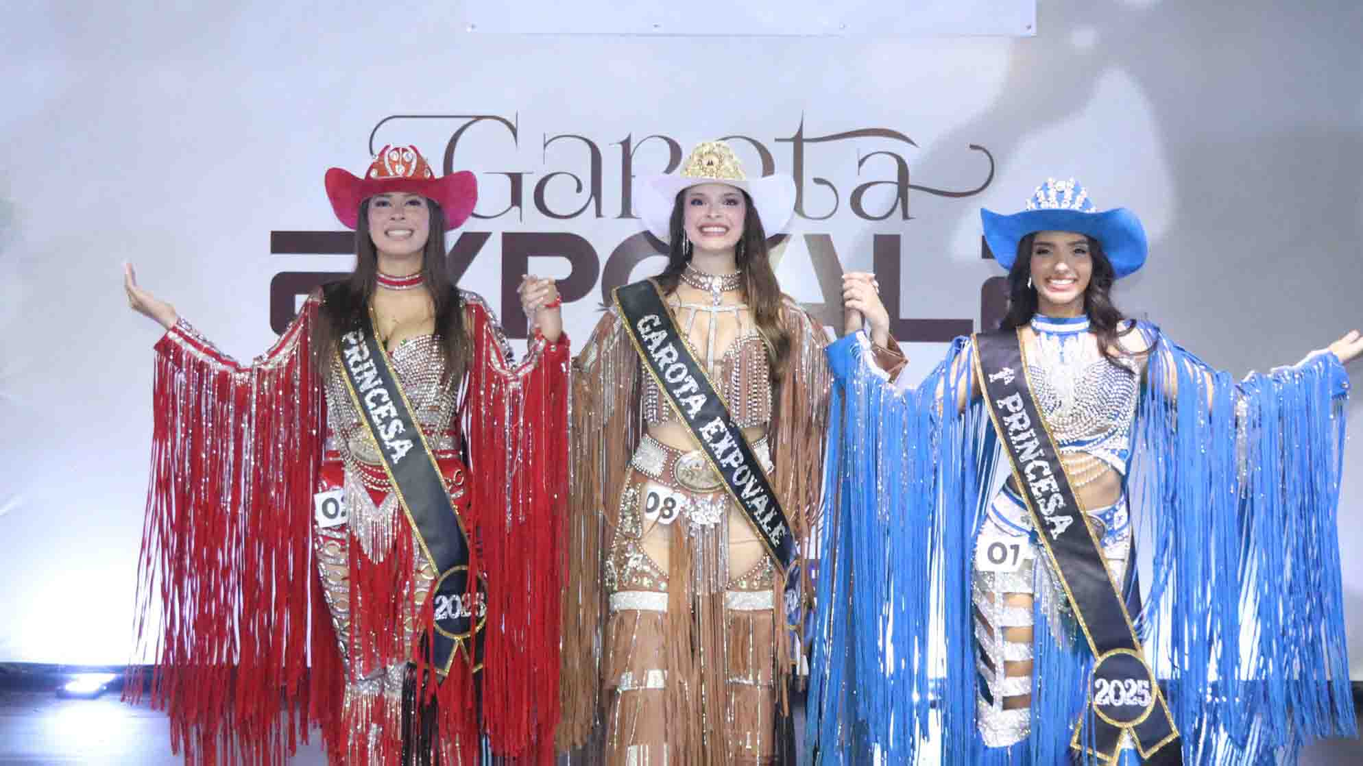 Solene Bartolomeu vence concurso Garota Expovale 2025 em Ivaiporã