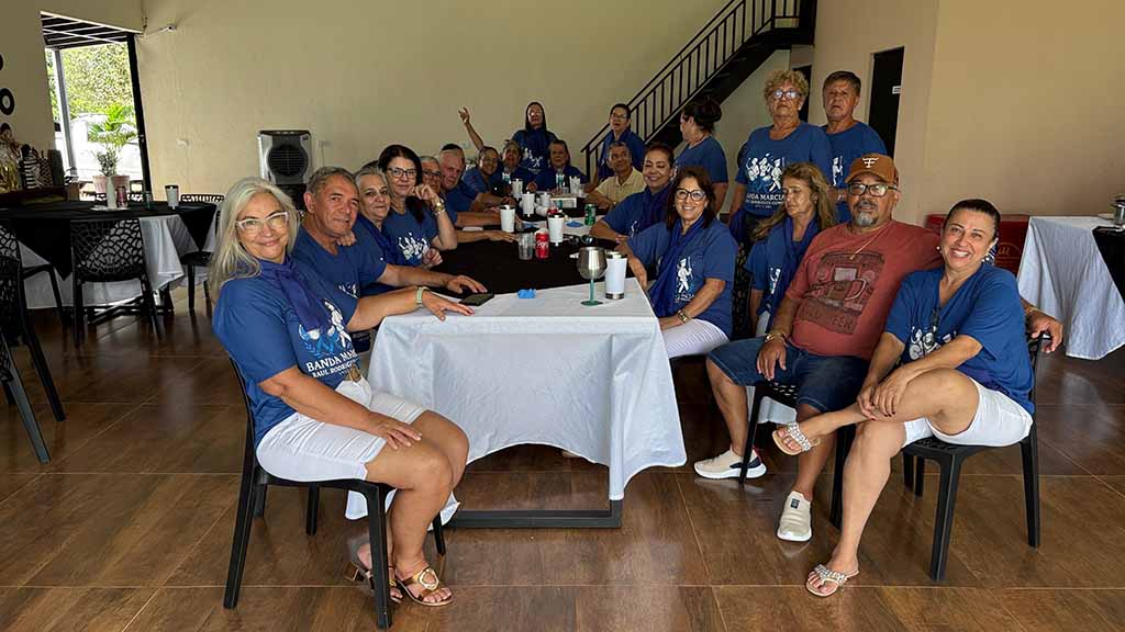 Amizade que atravessa décadas reúne ex-integrantes de Banda Marcial em Ivaiporã