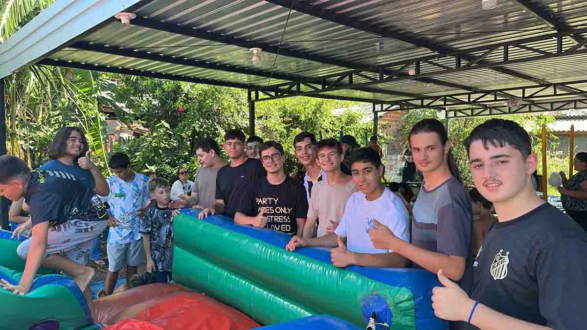 Ação de Páscoa levou alegria e diversão para crianças do Jardim Iporã