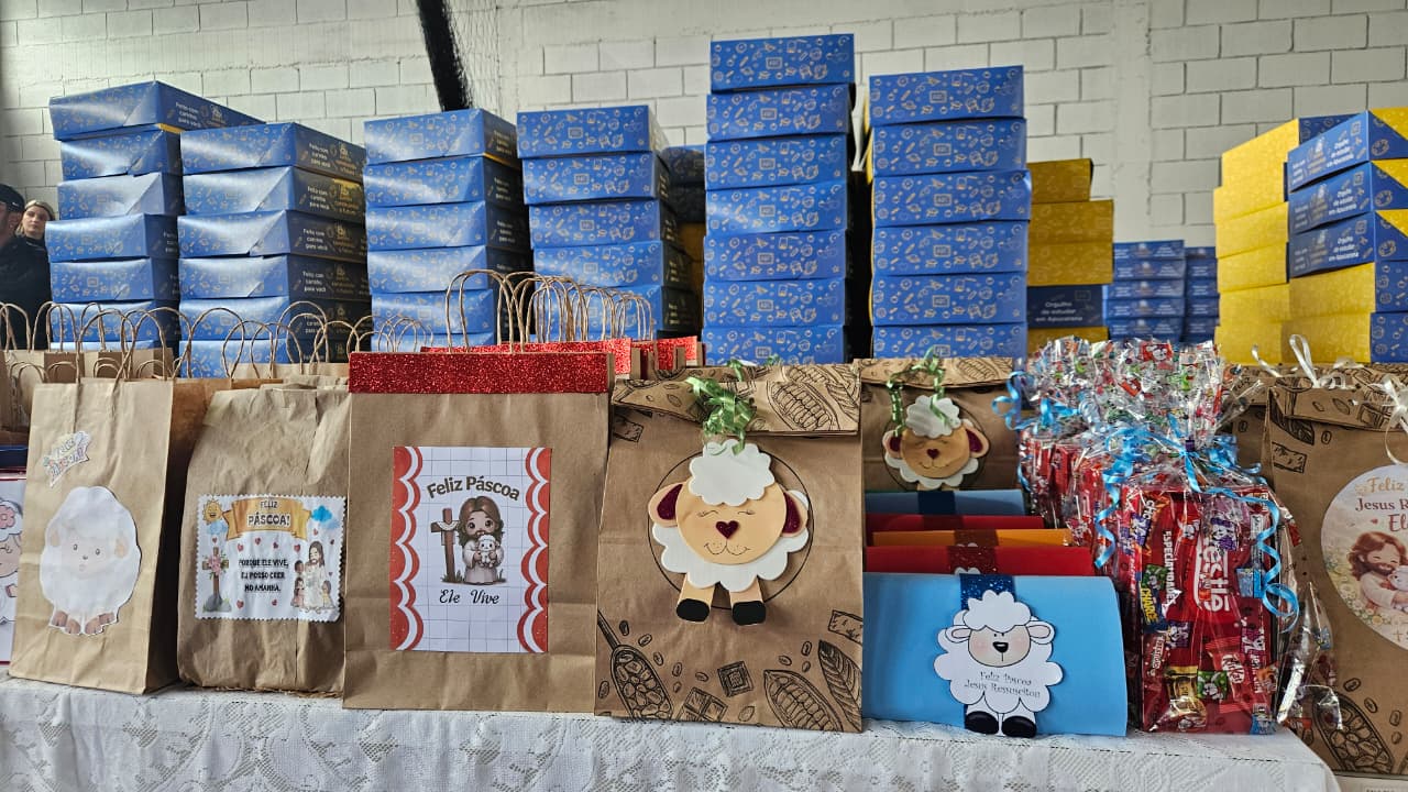 Apae de Apucarana recebe uniformes e chocolates em ação de Páscoa