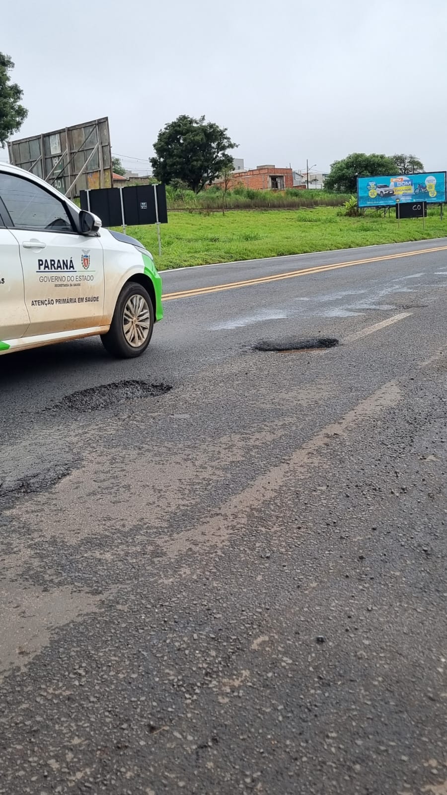 Excesso de buracos na Avenida Brasil preocupa motoristas em Apucarana