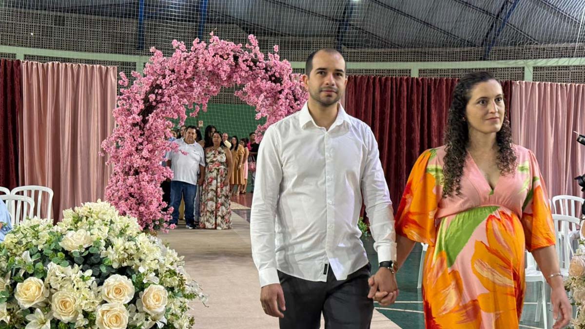 Casamento coletivo garante união civil a 52 casais em Ivaiporã