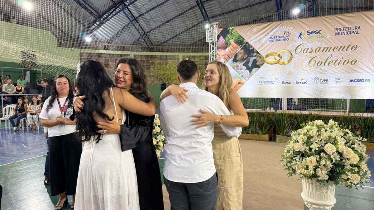 Casamento coletivo garante união civil a 52 casais em Ivaiporã