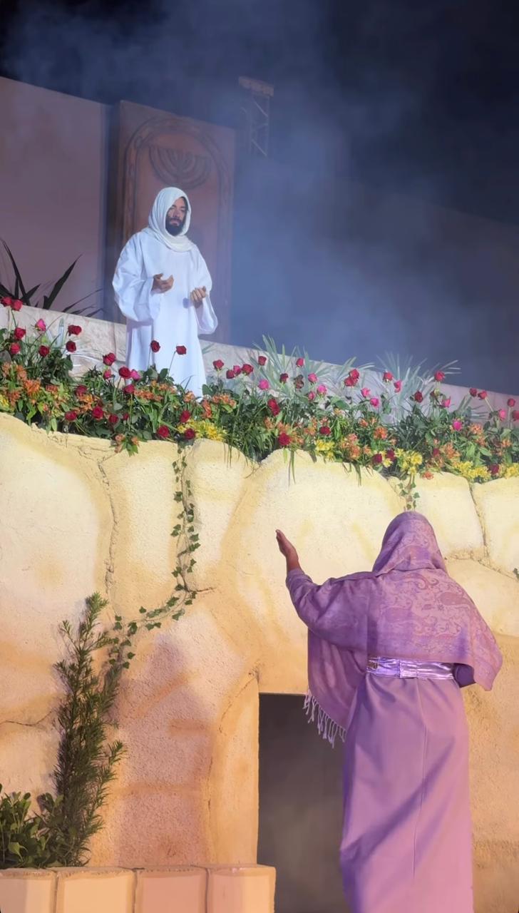 Cerca de 15 mil prestigiam apresentação da Paixão de Cristo em Arapongas; veja fotos