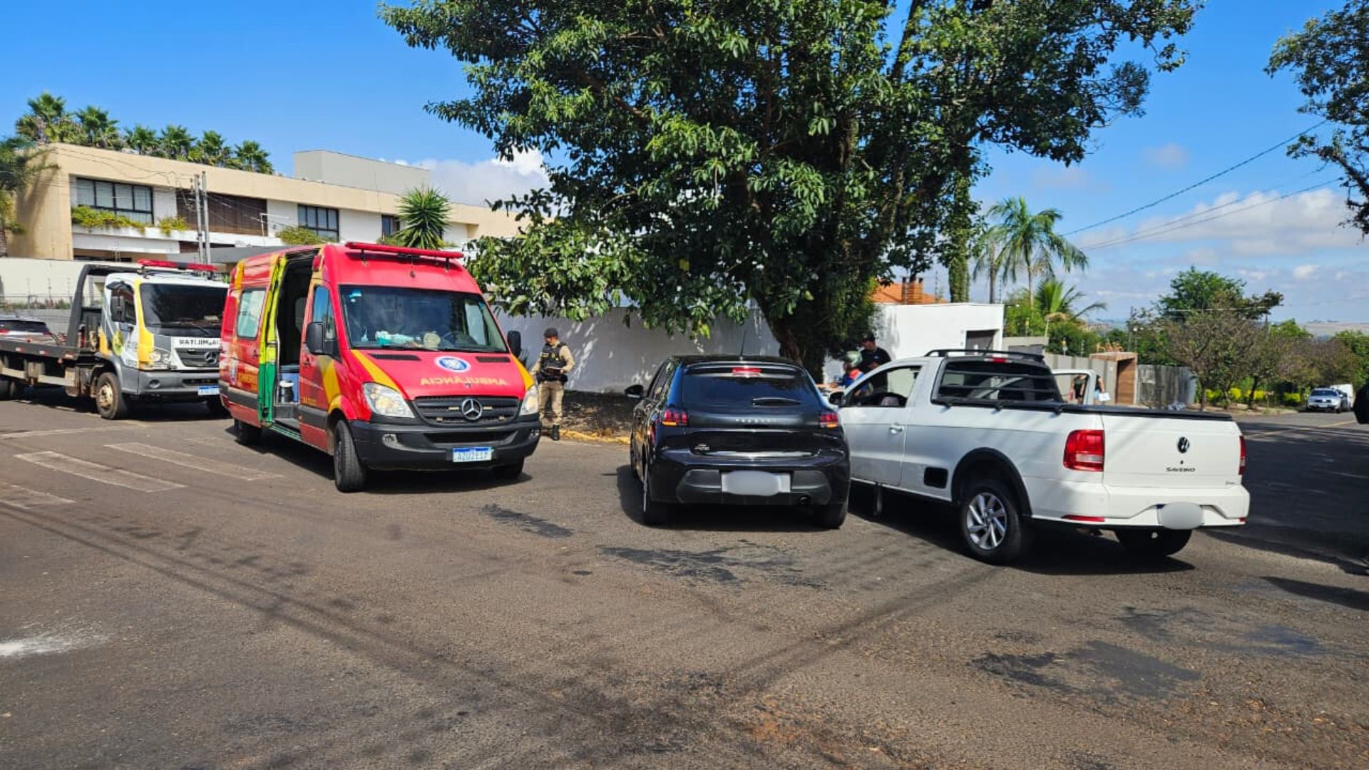 Agentes da Guarda Civil Municipal, Polícia Militar e o setor de trânsito, que auxiliaram na organização da via.