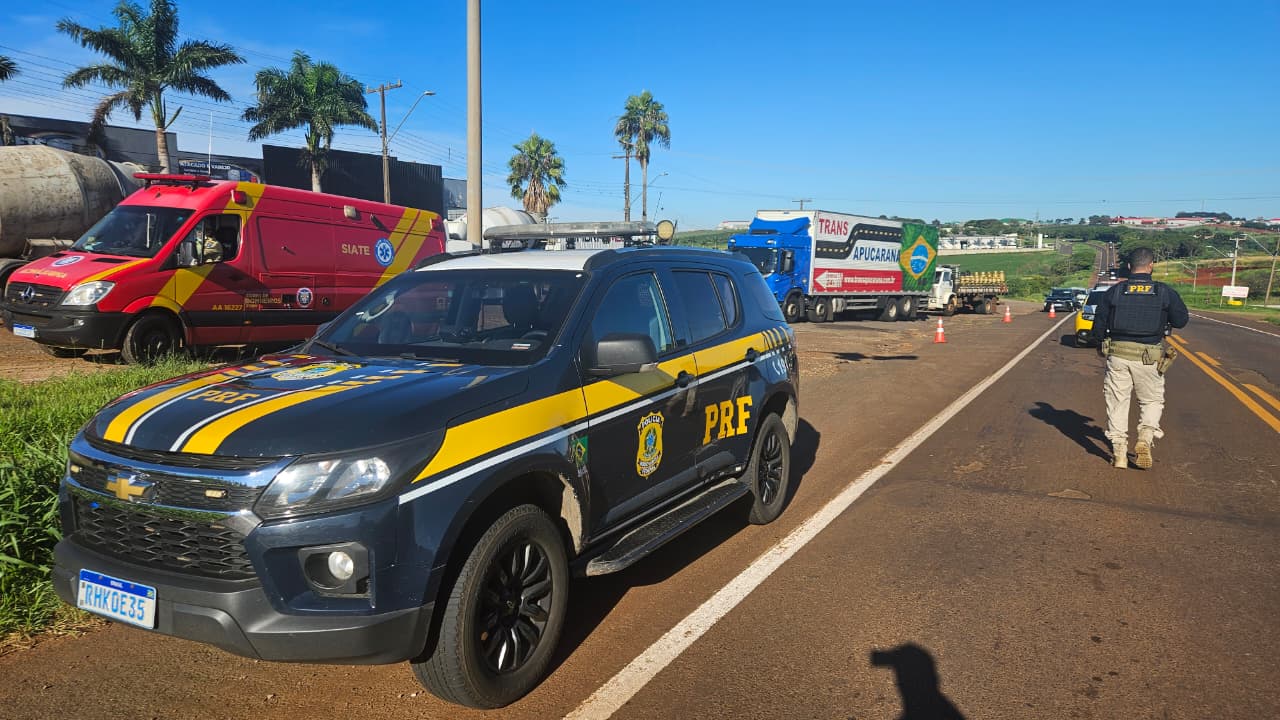 Engavetamento entre três carros deixa duas mulheres feridas em Apucarana