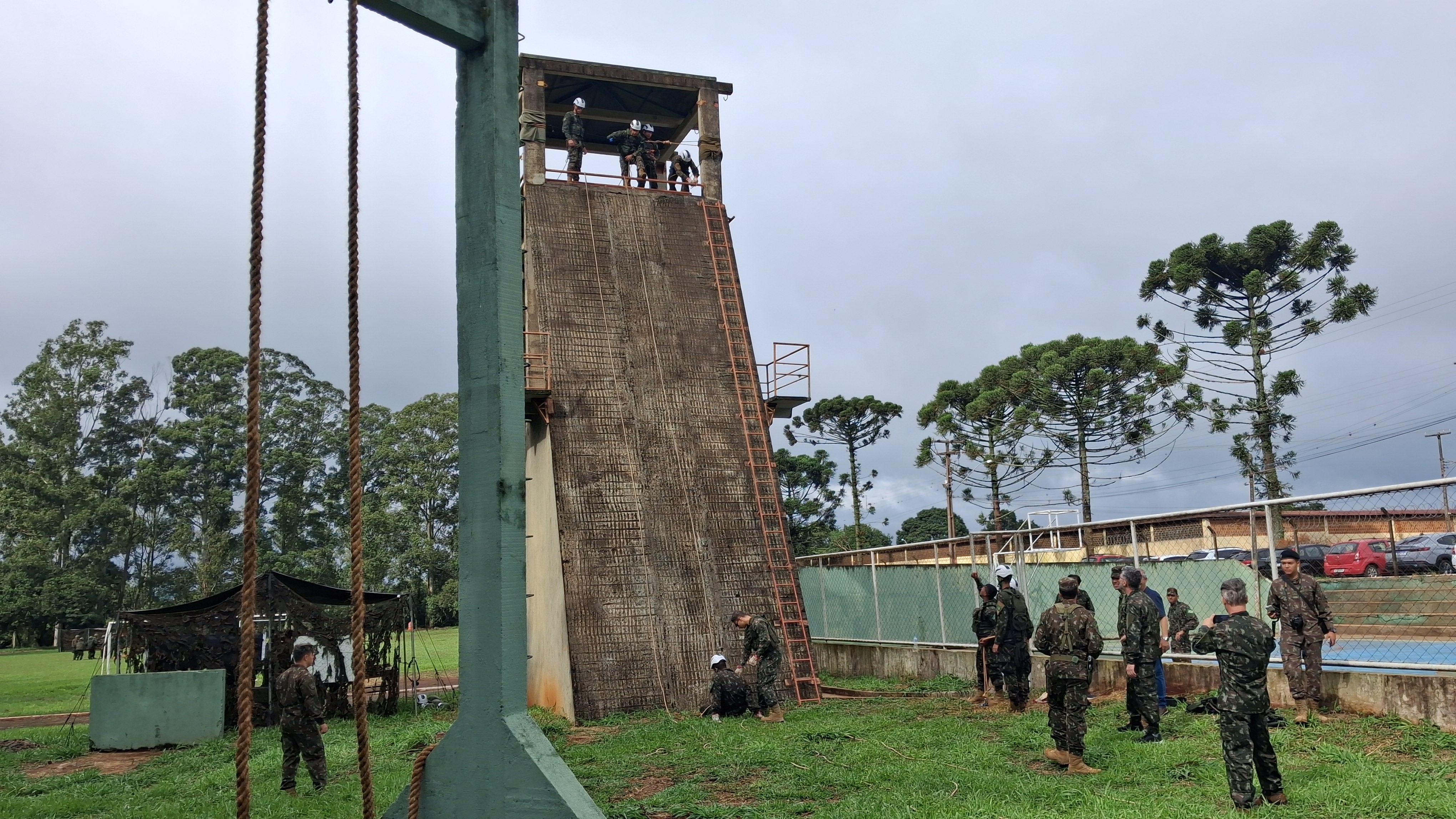 Exército de Apucarana forma novos soldados nesta sexta-feira; veja vídeo