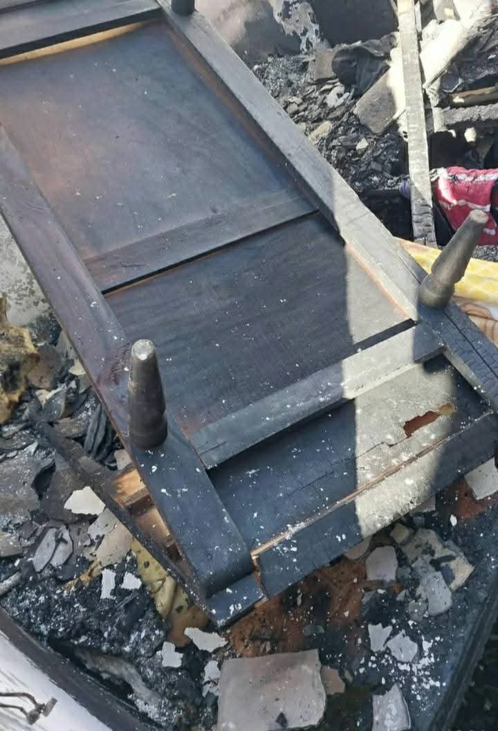 Idosa que teve casa destruída por incêndio pede ajuda para recomeçar a vida