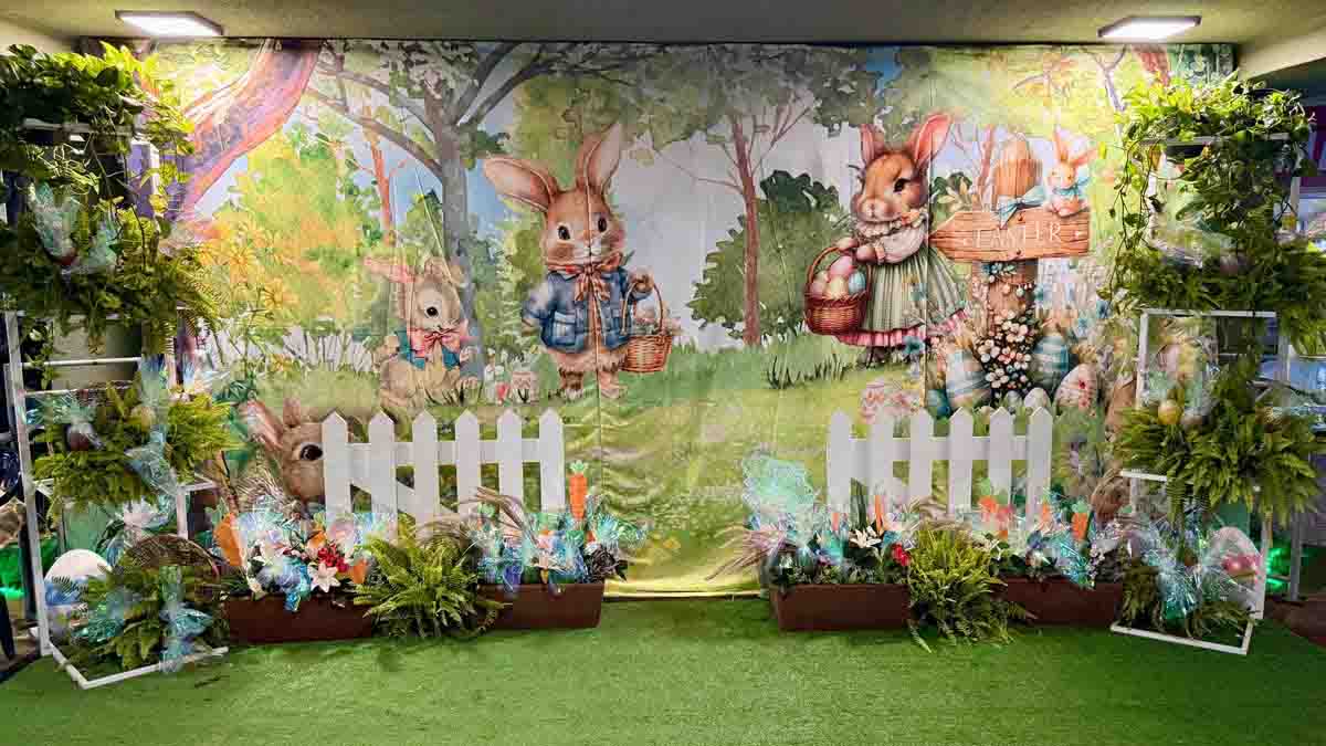 Ivaiporã entra no clima de Páscoa com decoração especial na praça