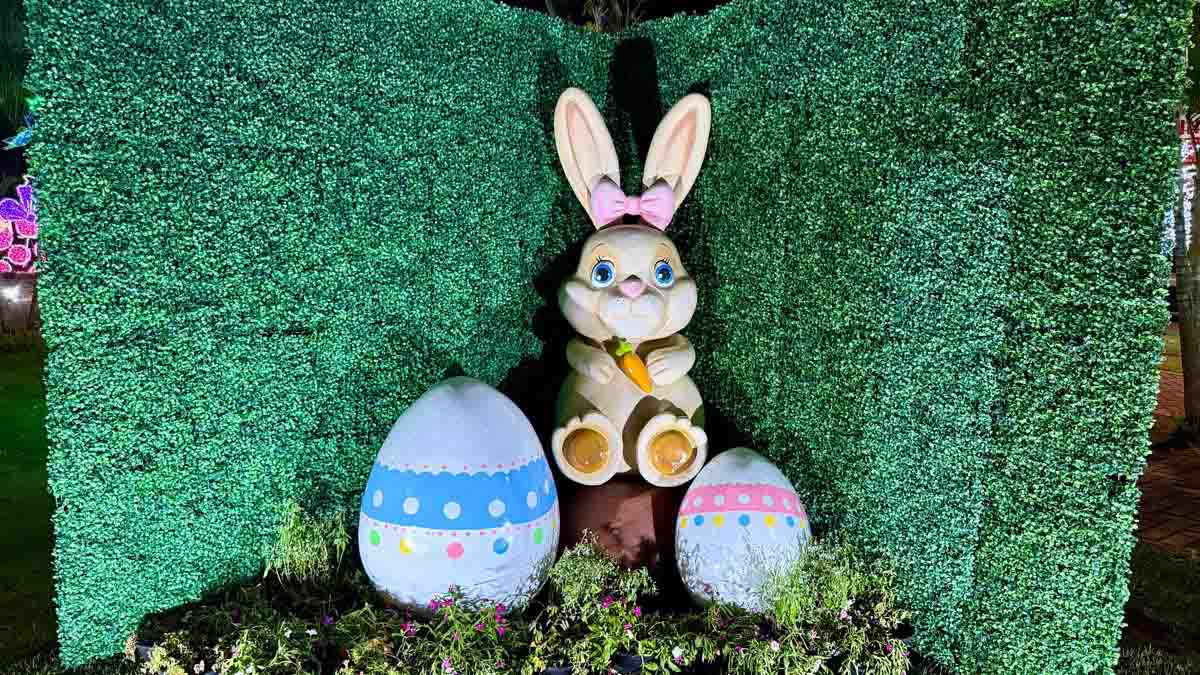 Ivaiporã entra no clima de Páscoa com decoração especial na praça